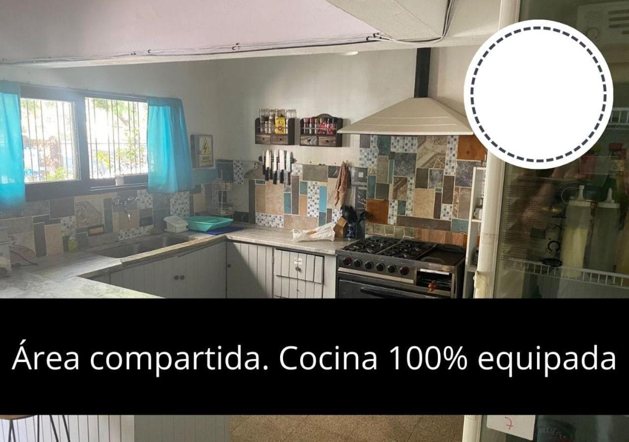 Alojamento de Acomodação e Pequeno-almoço Bella Vista Hostel, Aparts & Complejo De *